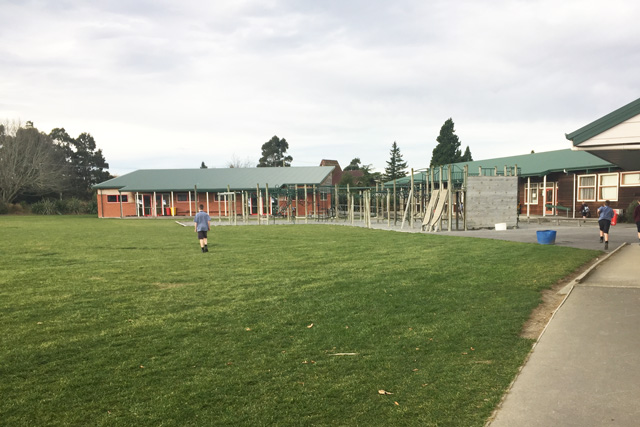 DARFIELD HIGH SCHOOL ・　ダーフィールド 高校