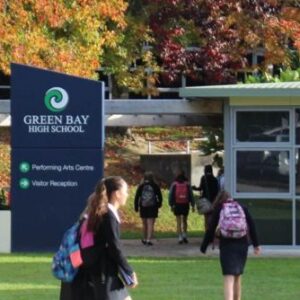 グリーン　ベイ　高校